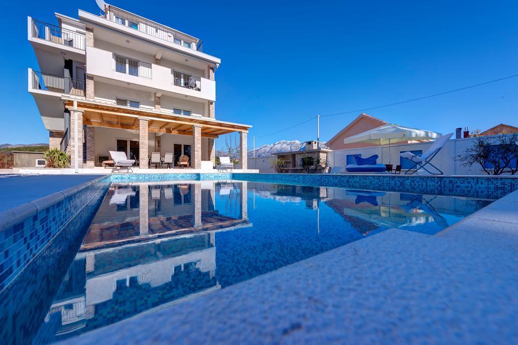 Villa Sandy Apartments Tivat Exterior photo