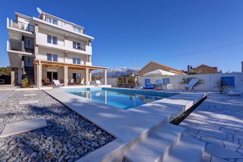 Villa Sandy Apartments Tivat Exterior photo